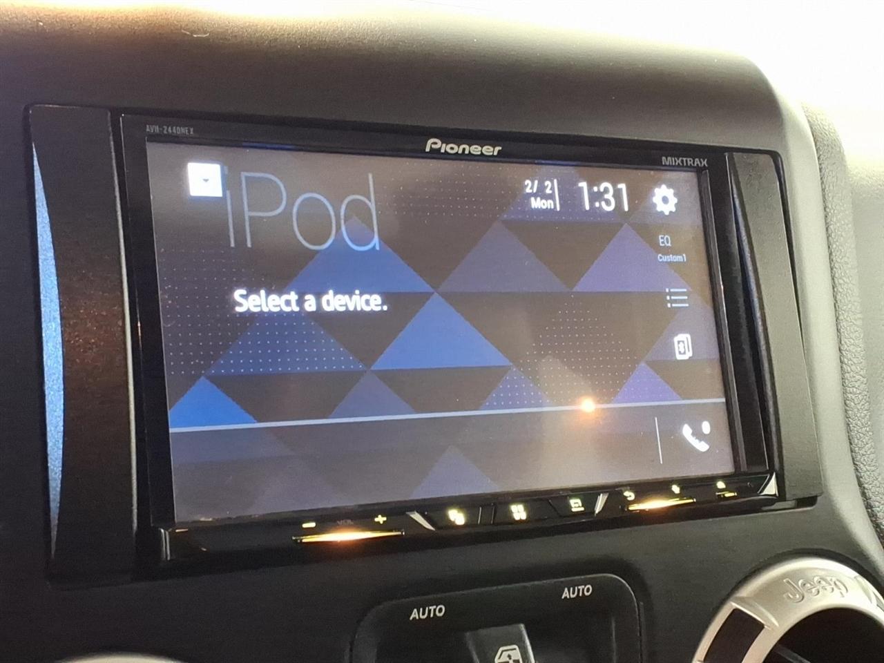 Jeep Wrangler Unlimited 4WD 4dr Sahara 2013