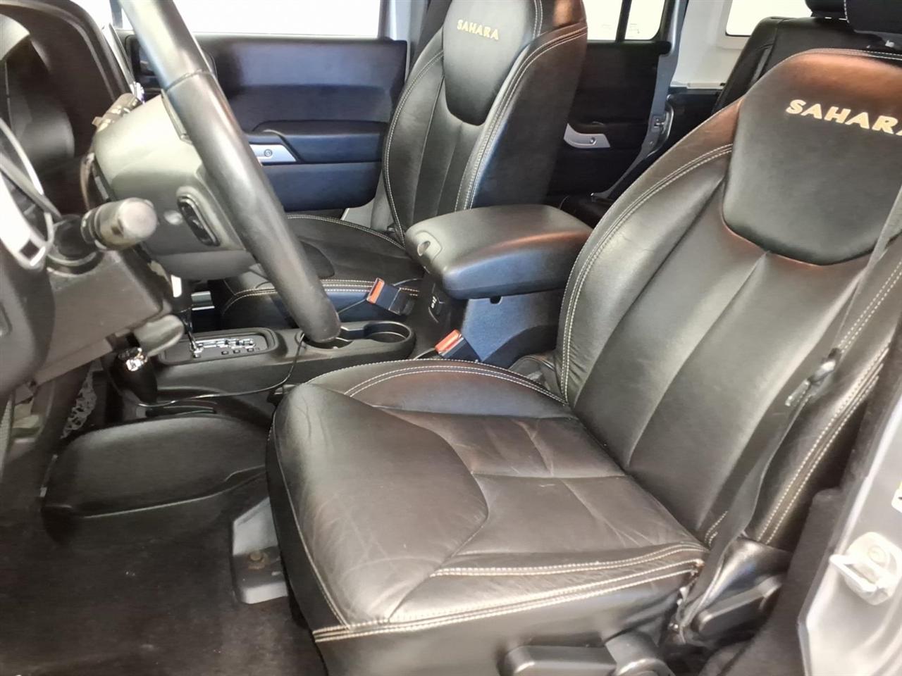 Jeep Wrangler Unlimited 4WD 4dr Sahara 2013