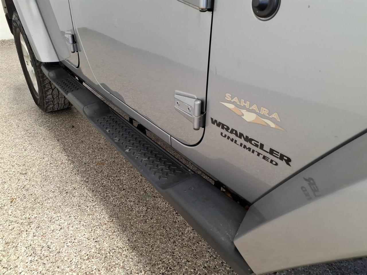 Jeep Wrangler Unlimited 4WD 4dr Sahara 2013