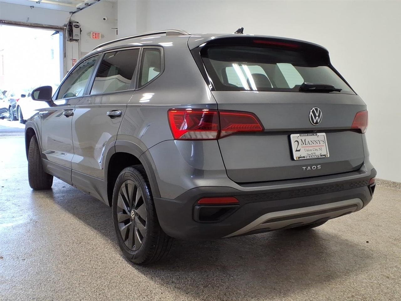 Volkswagen Taos S FWD 2022