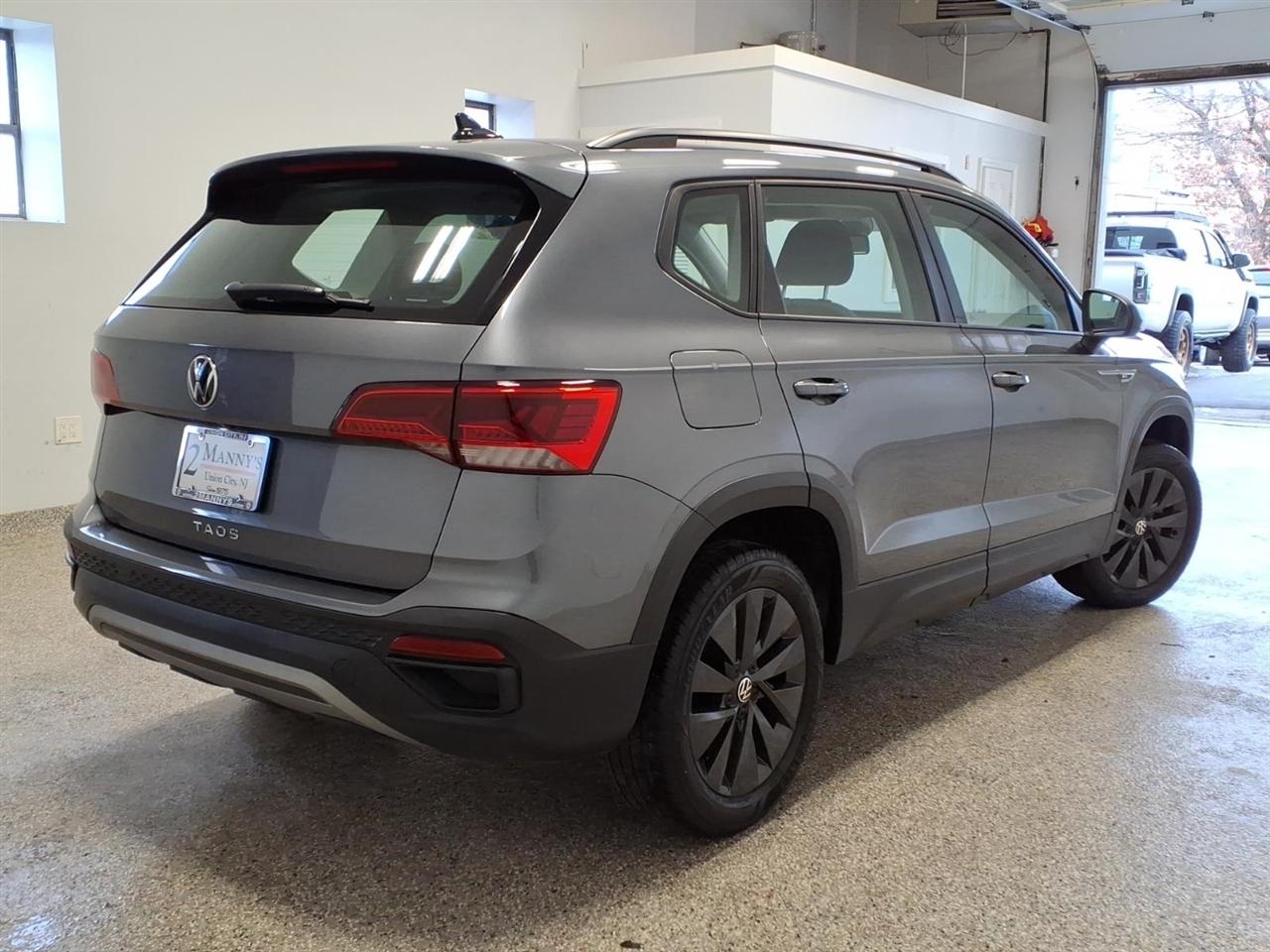 Volkswagen Taos S FWD 2022