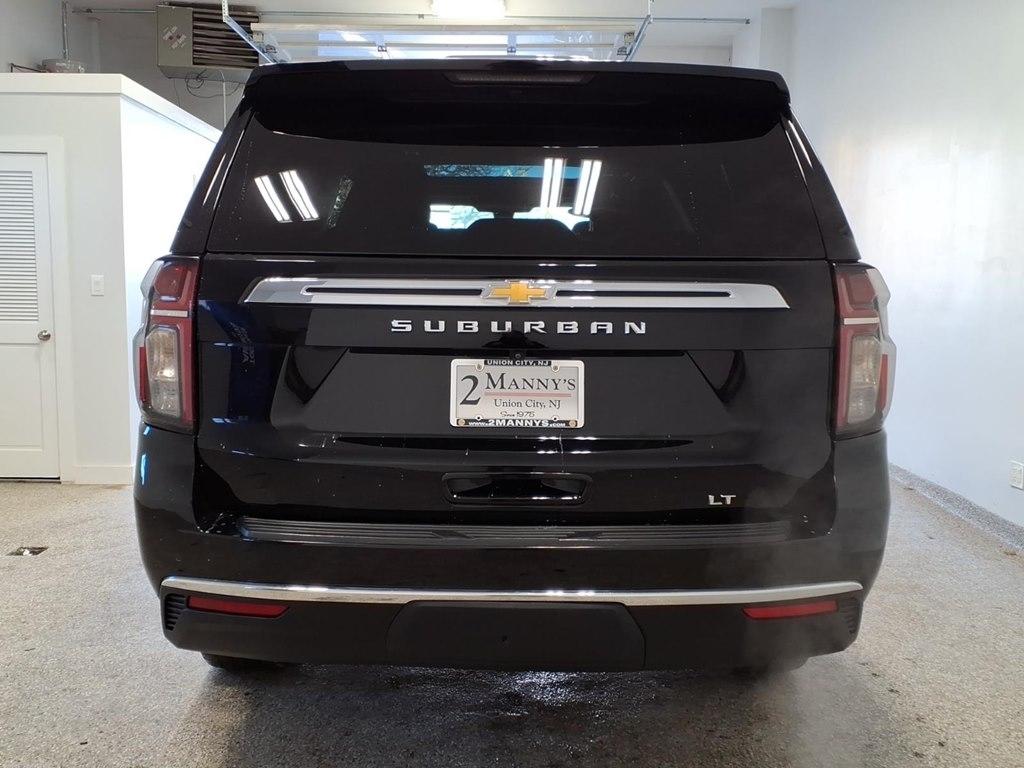 Chevrolet Suburban 4WD 4dr LT 2021