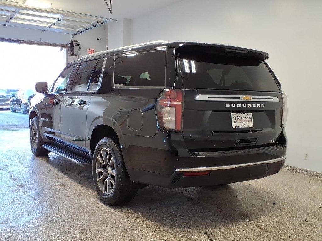 Chevrolet Suburban 4WD 4dr LT 2021