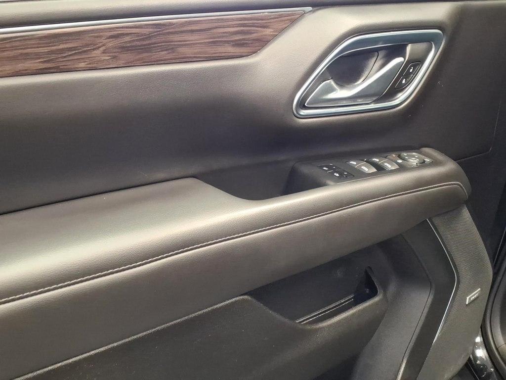 Chevrolet Suburban 4WD 4dr LT 2021