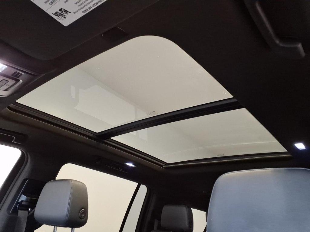 Chevrolet Suburban 4WD 4dr LT 2021