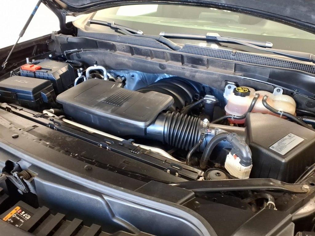 Chevrolet Suburban 4WD 4dr LT 2021