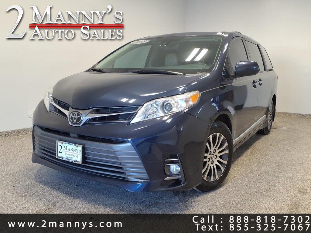 2018 Toyota Sienna XLE