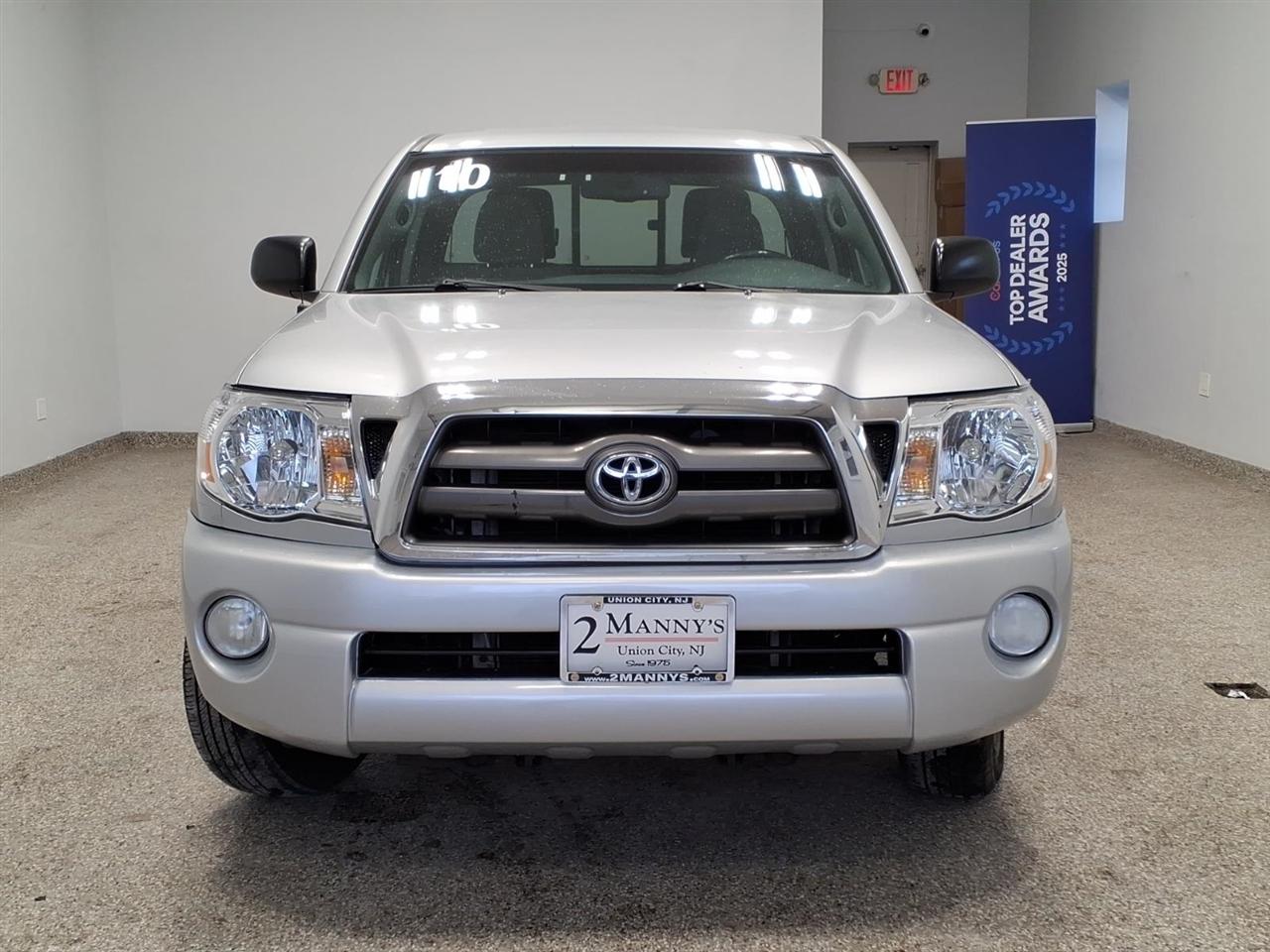 Toyota Tacoma 2WD Access I4 AT (Natl) 2010