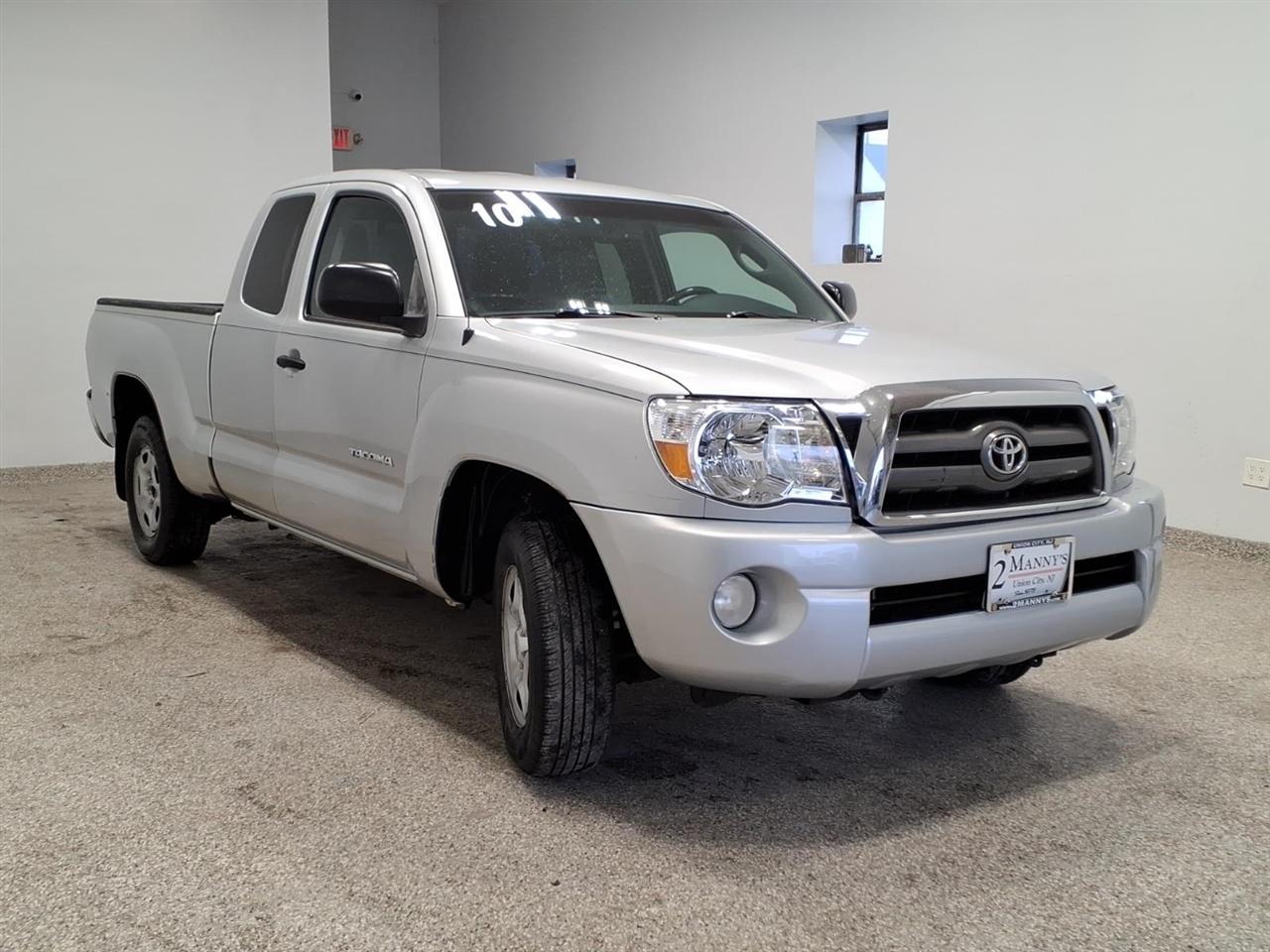 Toyota Tacoma 2WD Access I4 AT (Natl) 2010