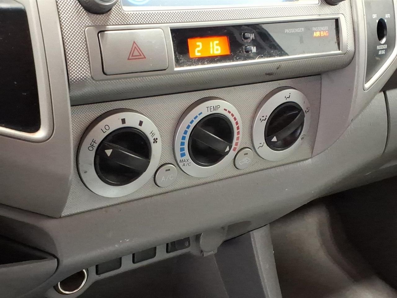 Toyota Tacoma 2WD Access I4 AT (Natl) 2010