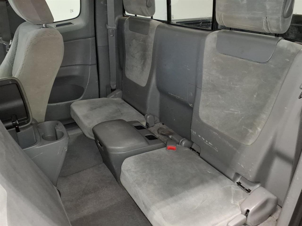 Toyota Tacoma 2WD Access I4 AT (Natl) 2010