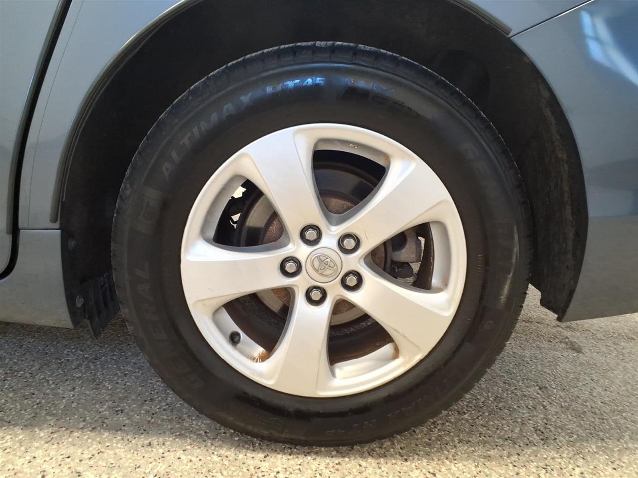 Toyota Sienna LE 8-Passenger Seating 2017