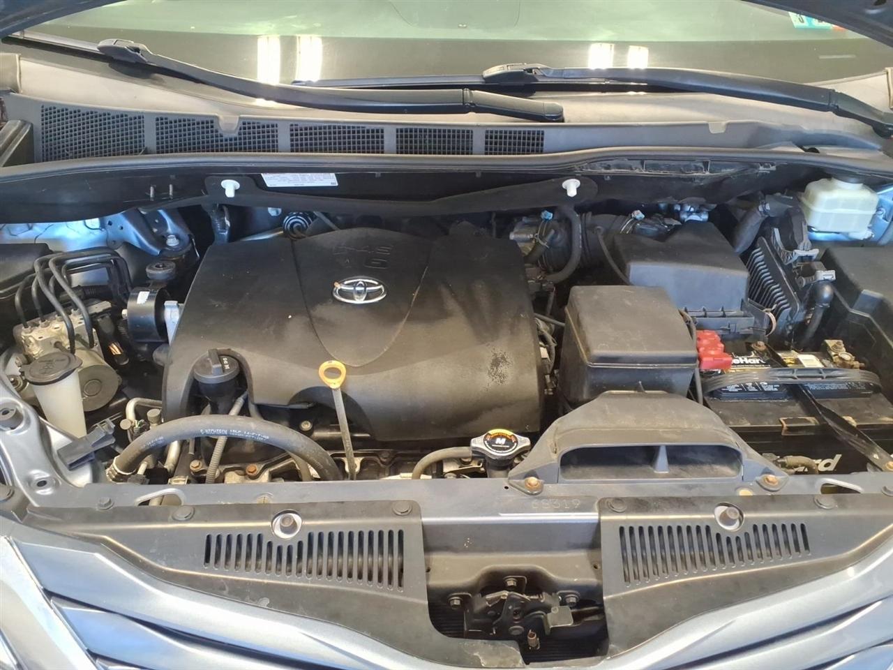 Toyota Sienna LE 8-Passenger Seating 2017