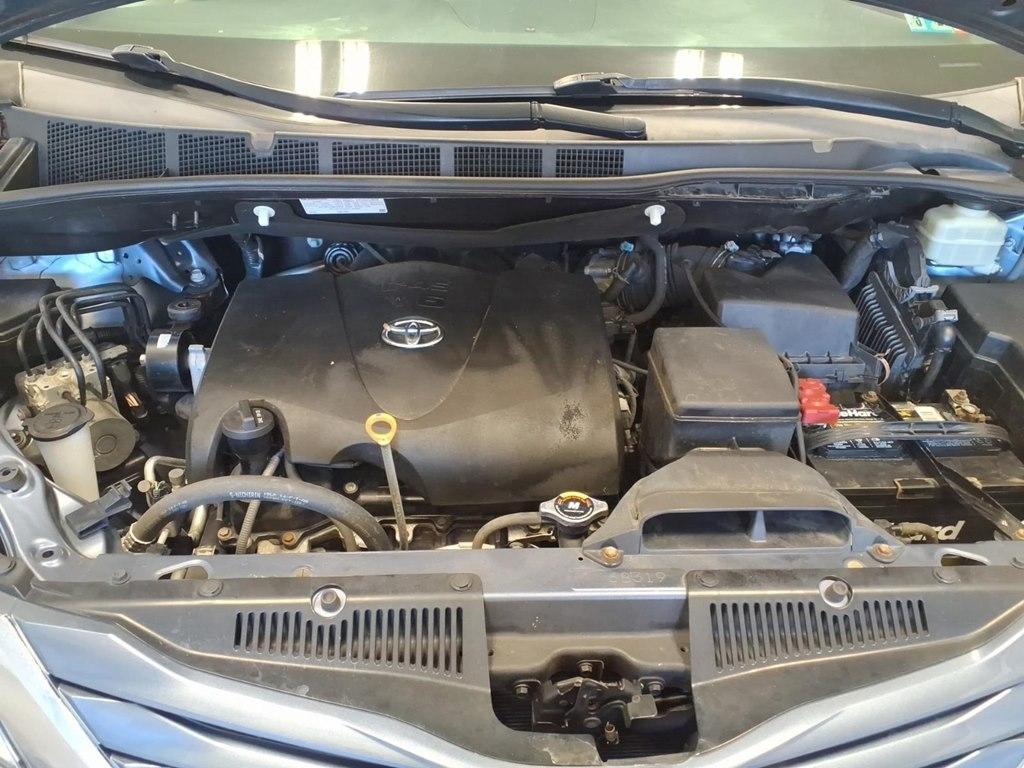 Toyota Sienna LE 8-Passenger Seating 2017
