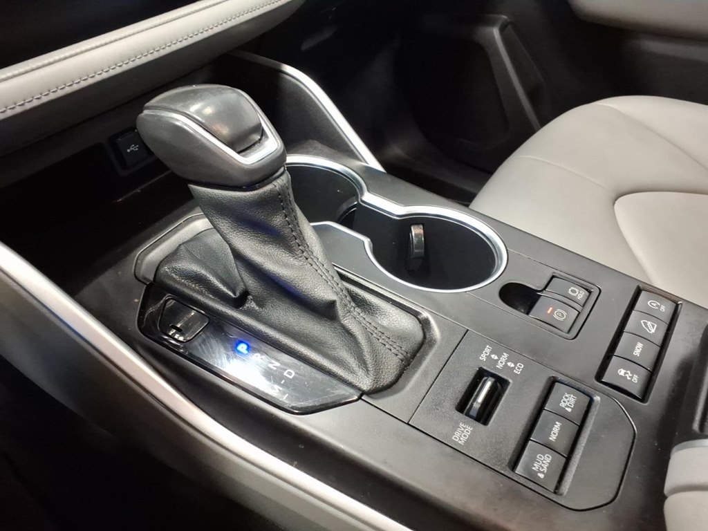 Toyota Highlander XLE AWD (Natl) 2021