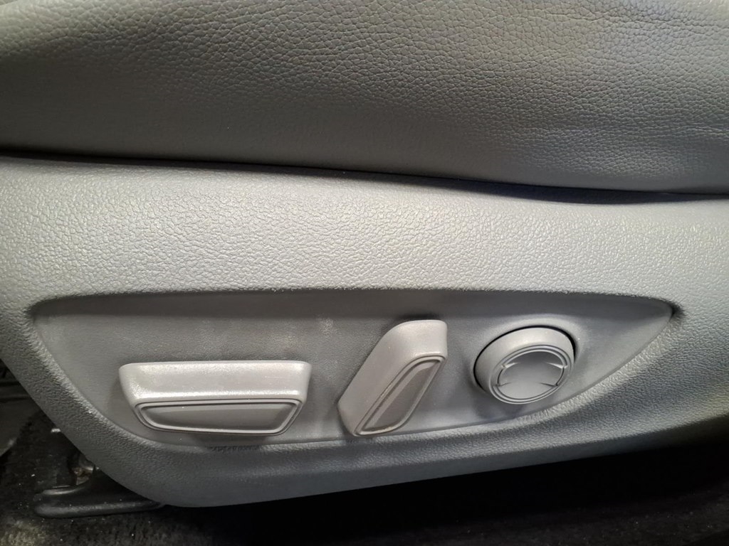 Toyota Highlander XLE AWD (Natl) 2021