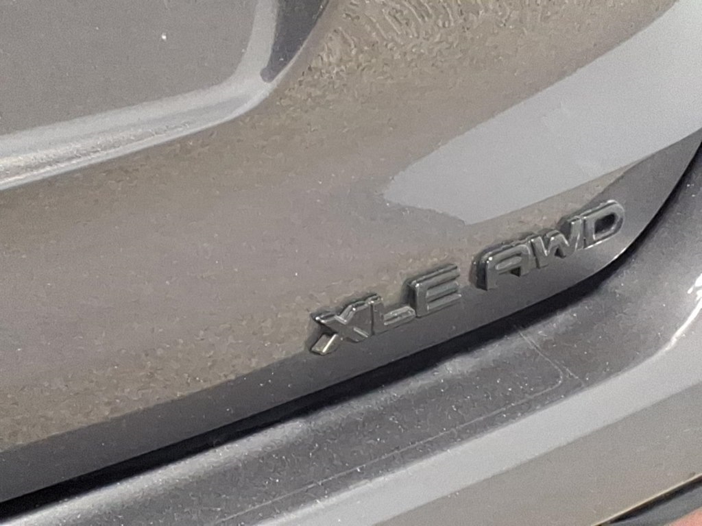 Toyota Highlander XLE AWD (Natl) 2021