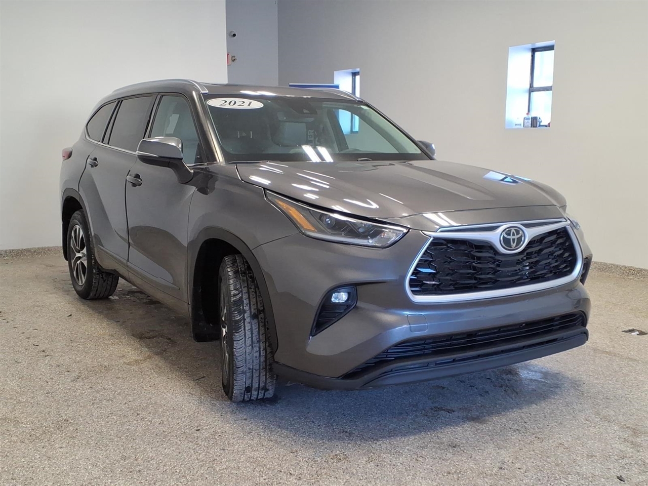 Toyota Highlander XLE AWD (Natl) 2021