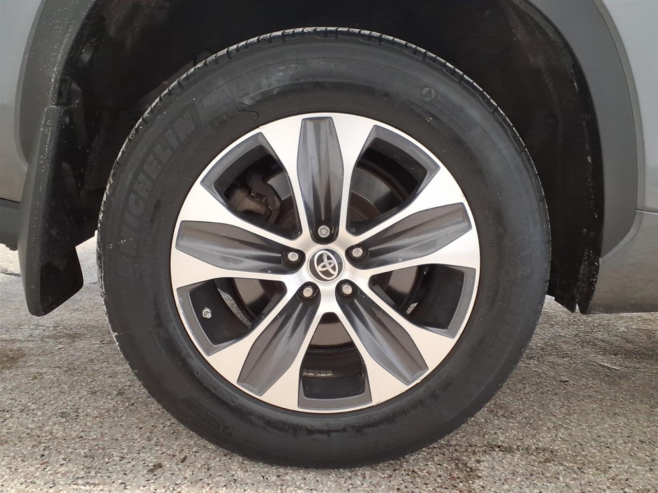 Toyota Highlander XLE AWD (Natl) 2021