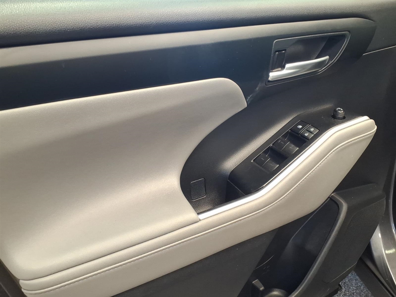 Toyota Highlander XLE AWD (Natl) 2021