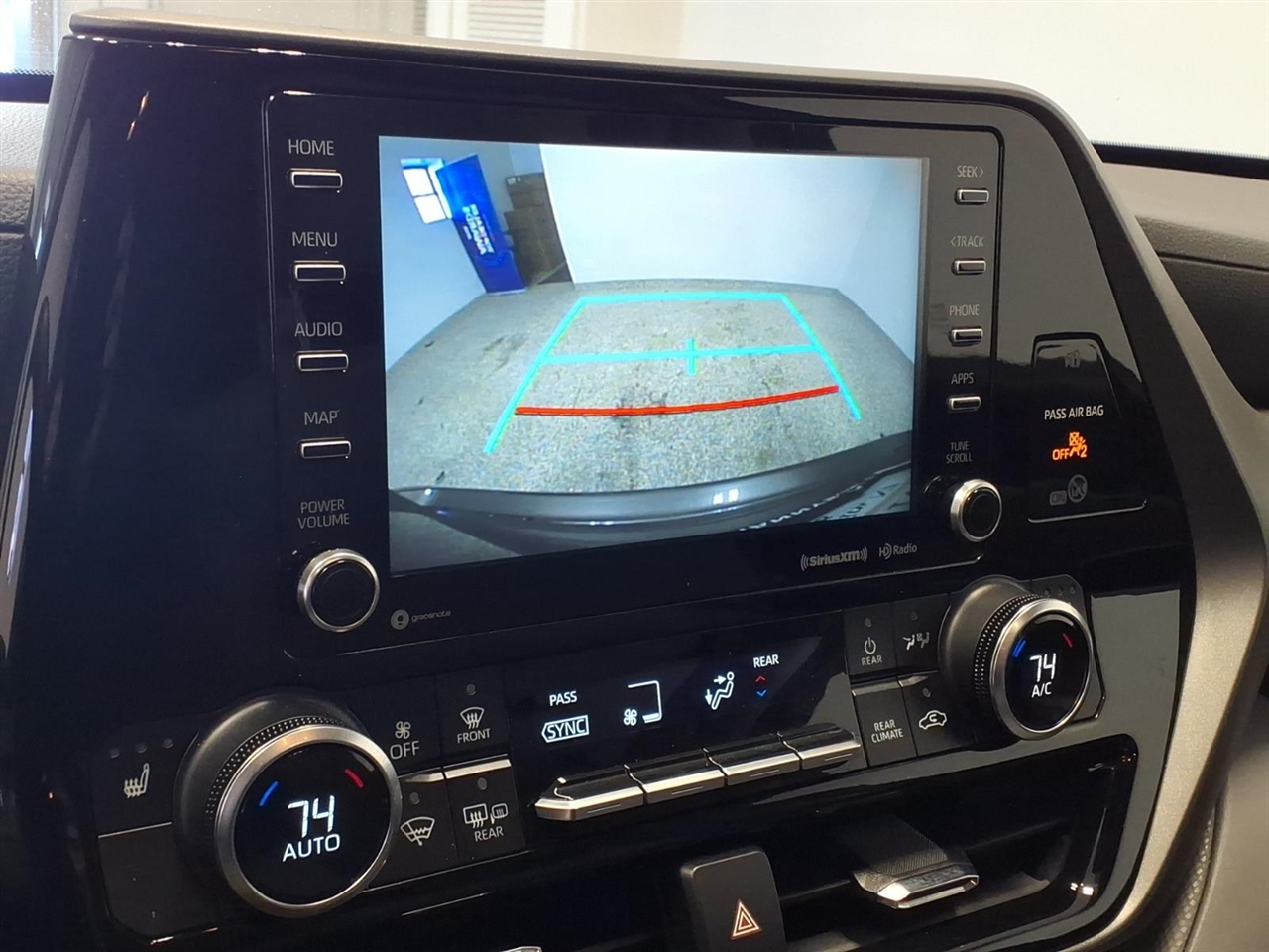 Toyota Highlander XLE AWD (Natl) 2021