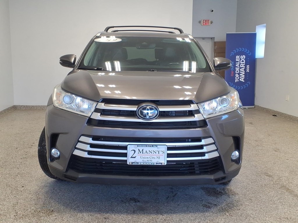 Toyota Highlander XLE AWD V6 2019