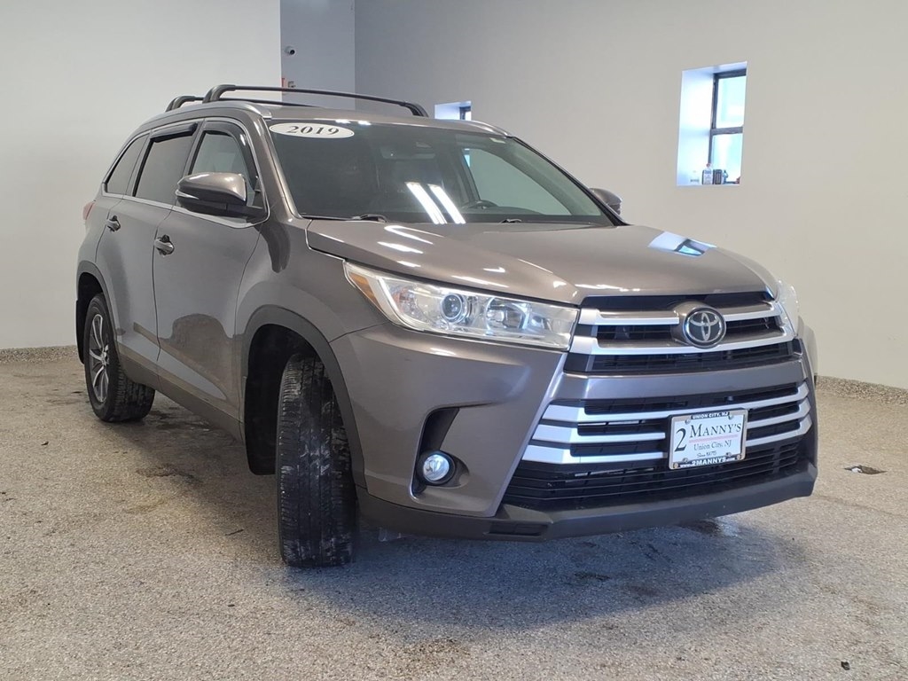 Toyota Highlander XLE AWD V6 2019