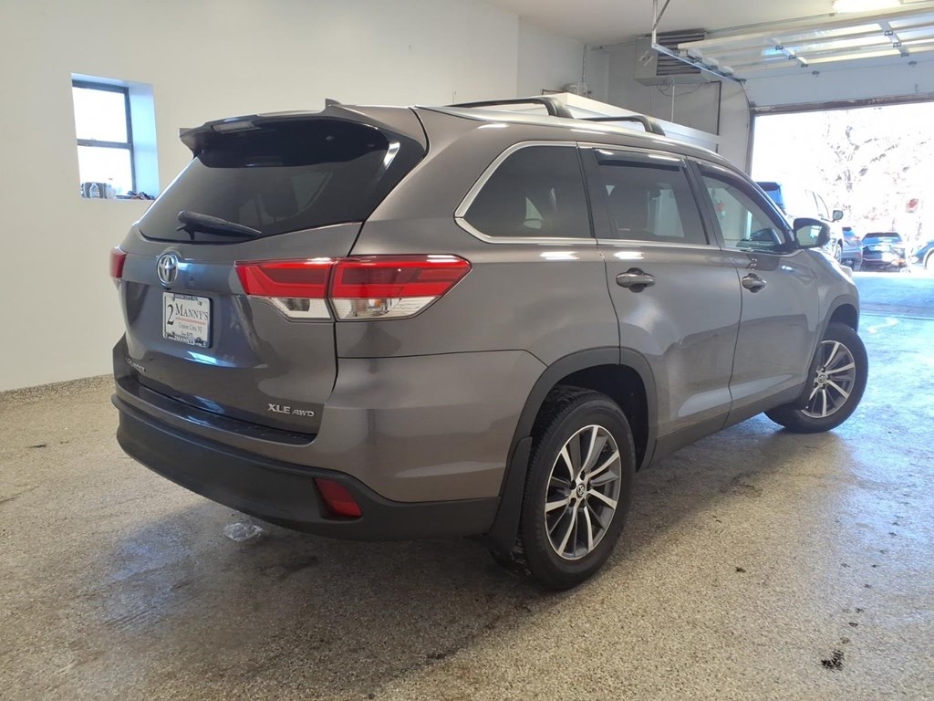 Toyota Highlander XLE AWD V6 2019