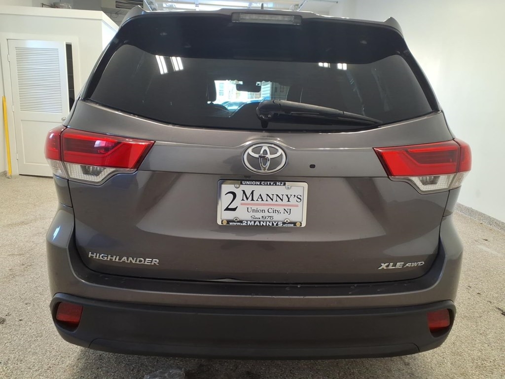 Toyota Highlander XLE AWD V6 2019