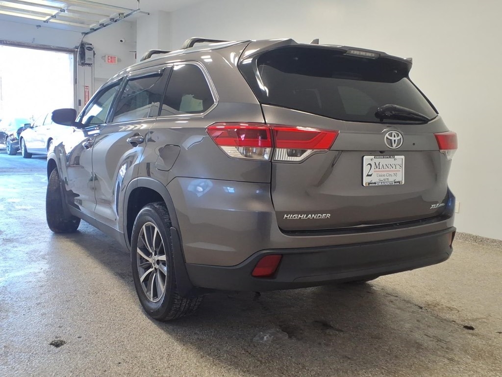 Toyota Highlander XLE AWD V6 2019