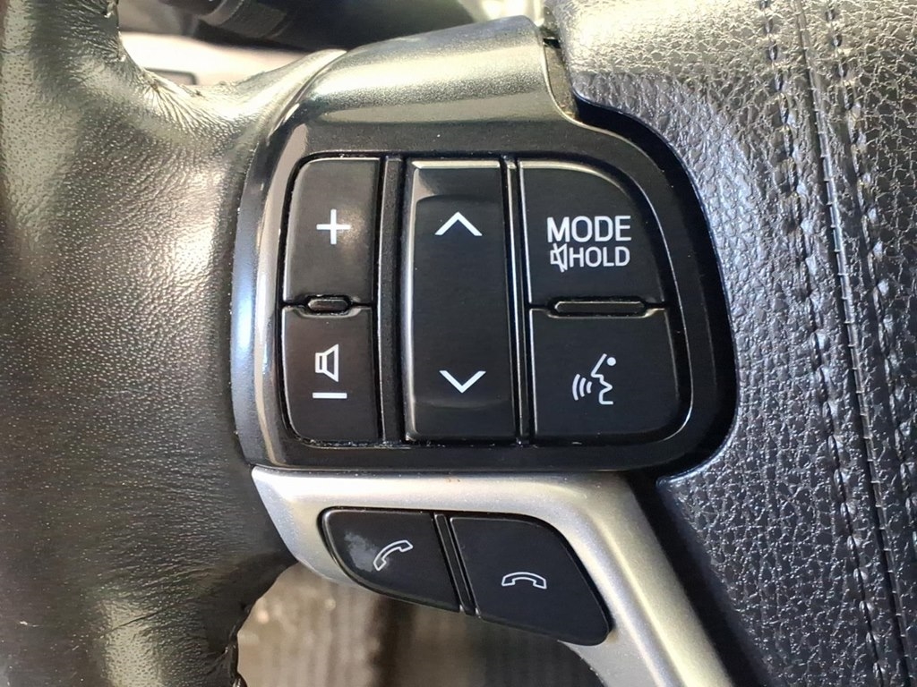 Toyota Highlander XLE AWD V6 2019