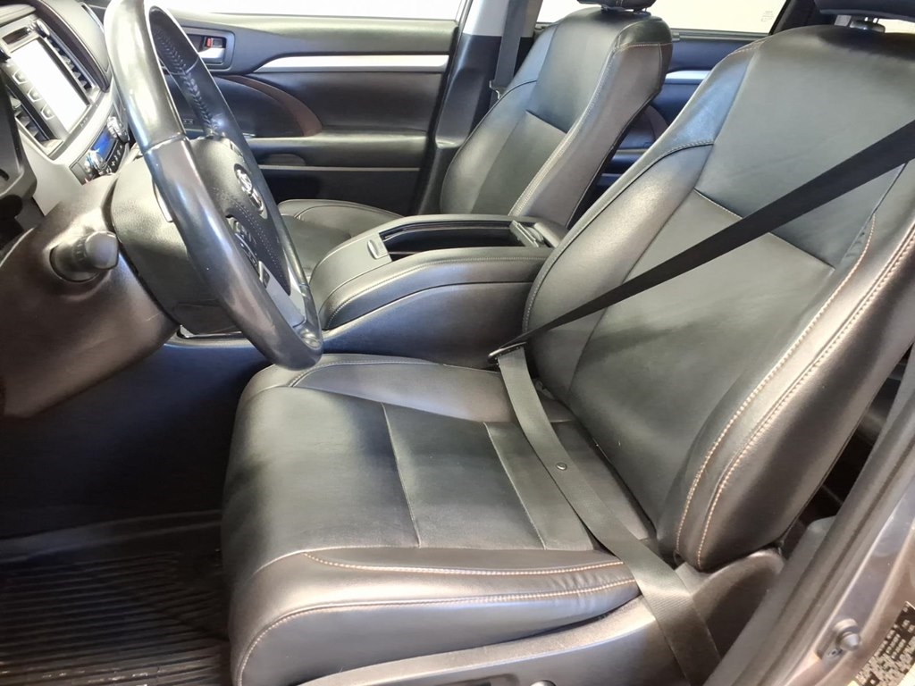 Toyota Highlander XLE AWD V6 2019