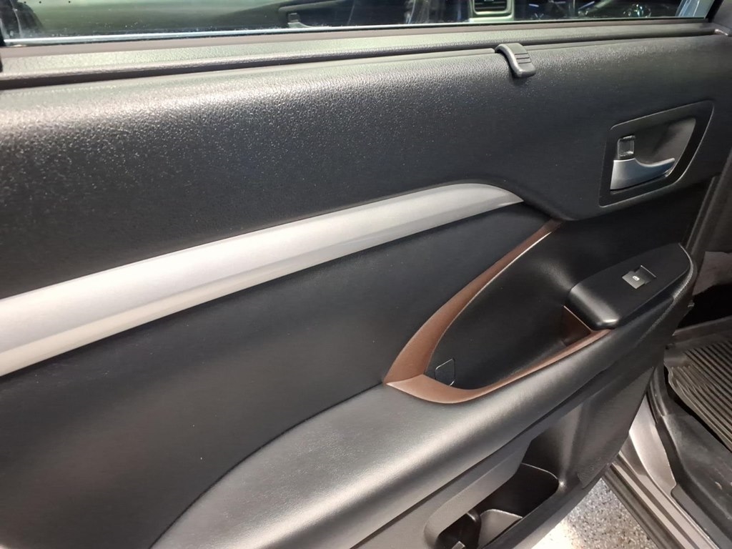 Toyota Highlander XLE AWD V6 2019