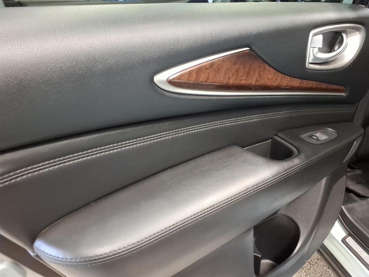 Infiniti JX35 FWD 4dr 2013