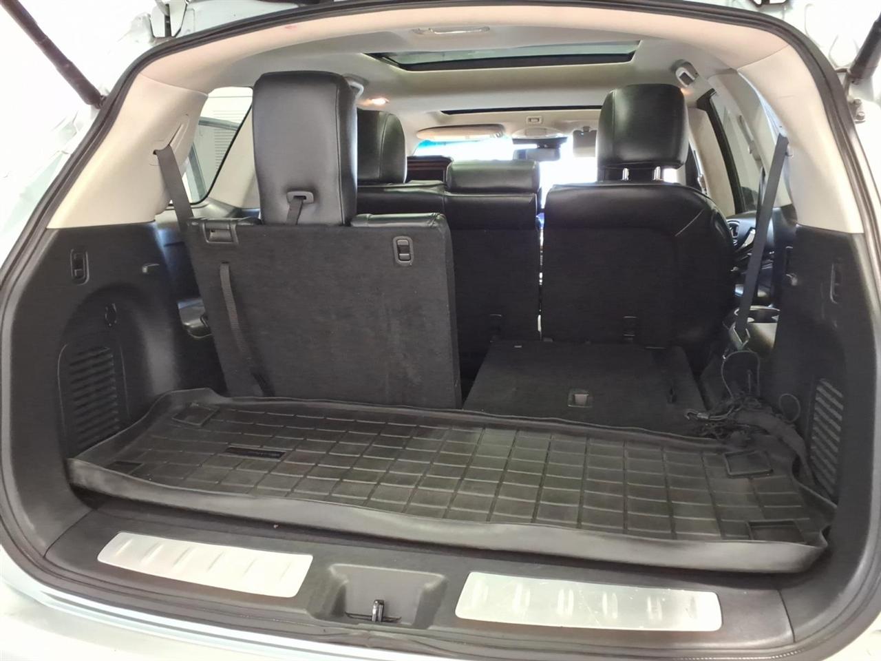 Infiniti JX35 FWD 4dr 2013