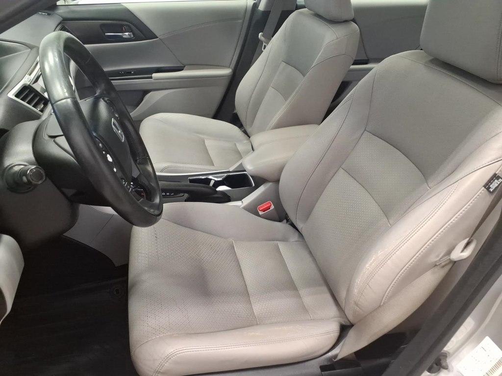 Toyota Corolla 4dr Sdn Auto LE (Natl) 2015