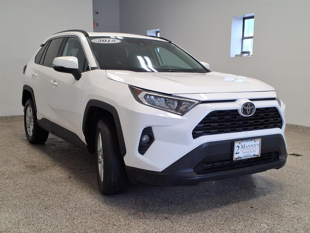Toyota RAV4 XLE AWD (Natl) 2019