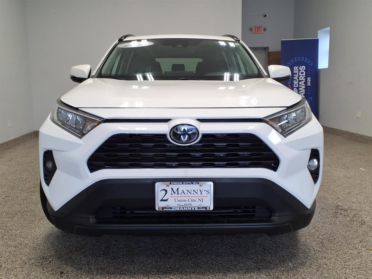 Toyota RAV4 XLE AWD (Natl) 2019
