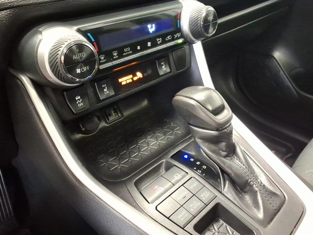 Toyota RAV4 XLE AWD (Natl) 2019