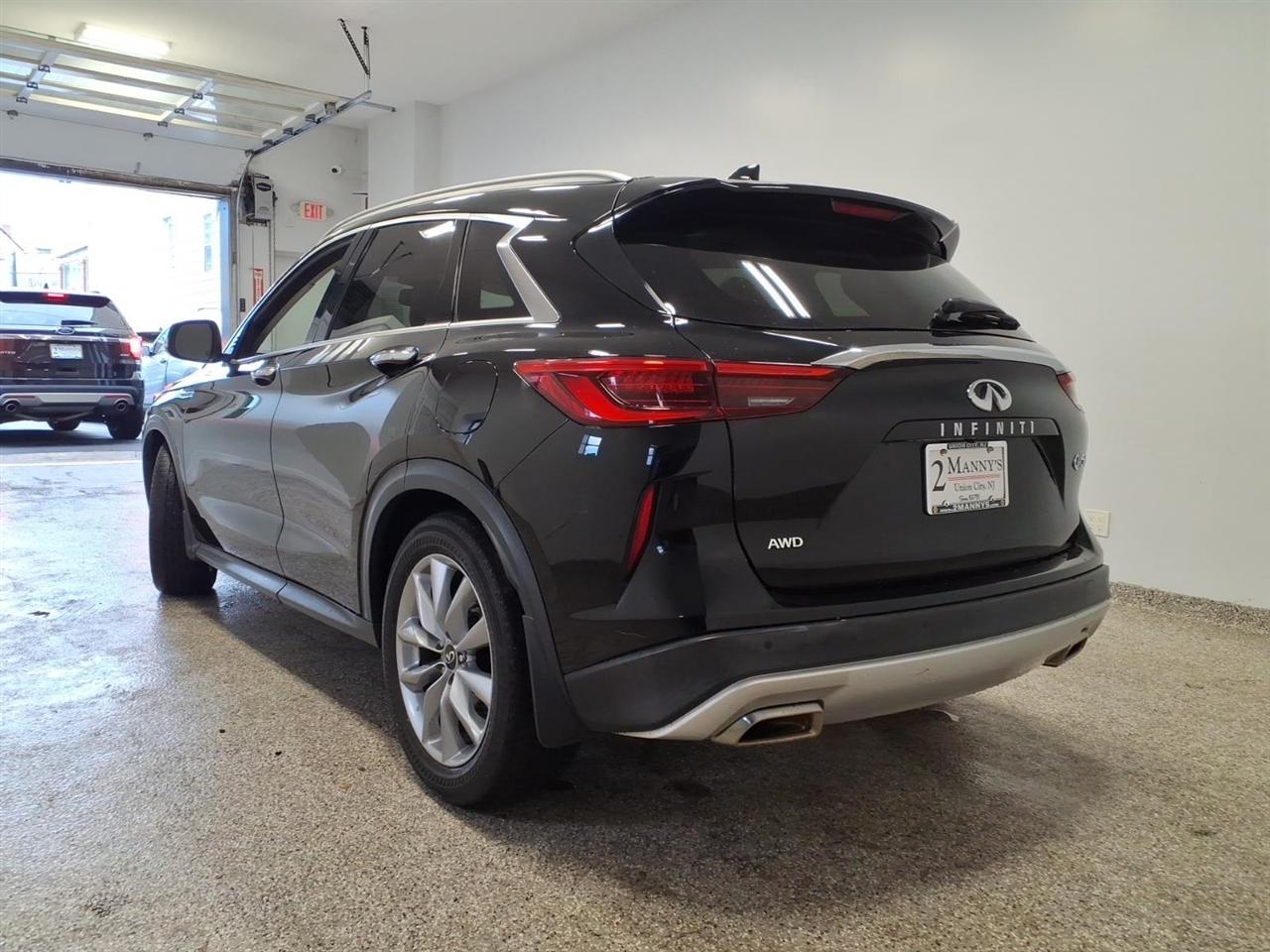 Infiniti QX50 LUXE AWD 2021