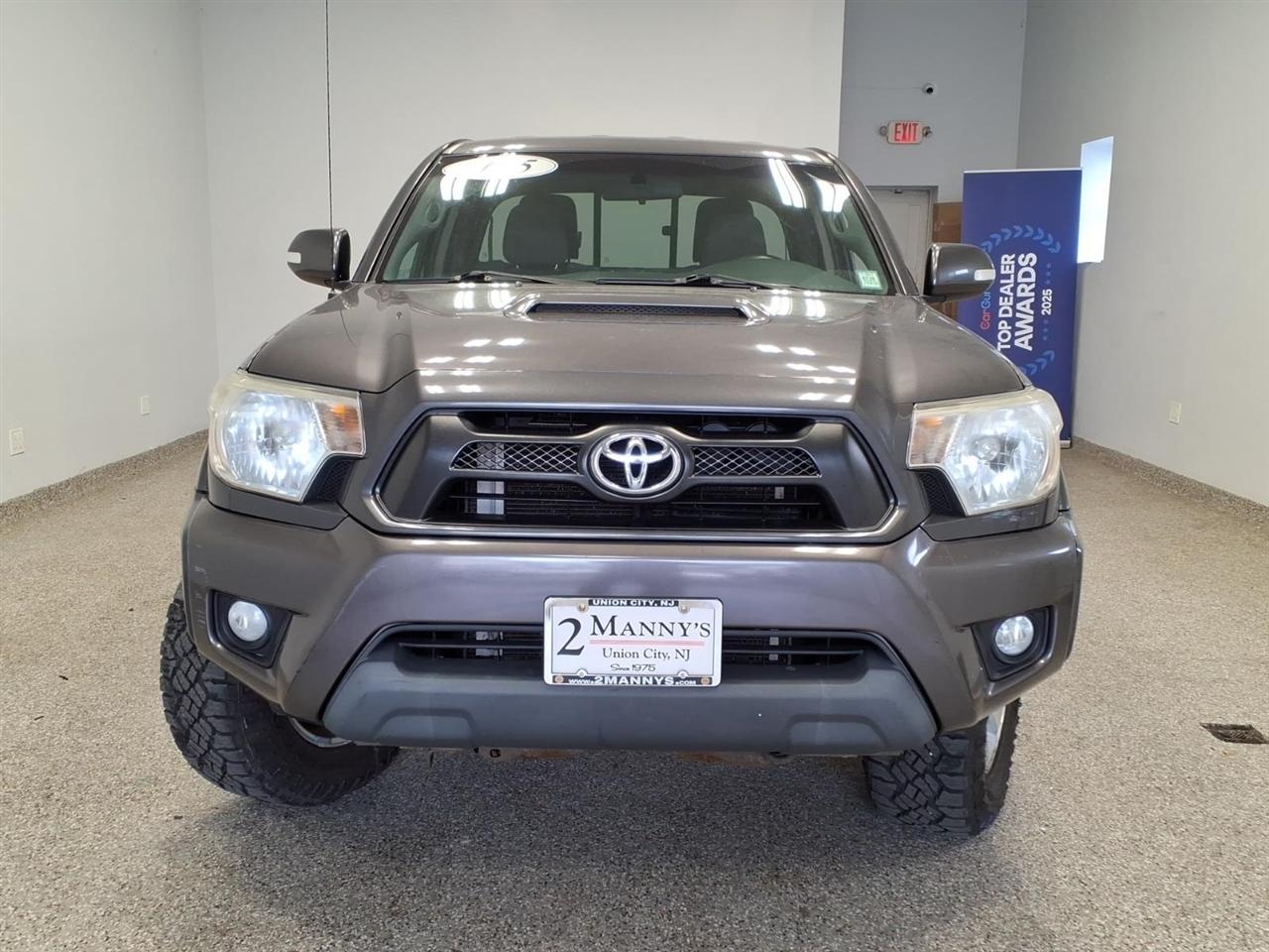Toyota Tacoma 4WD Access Cab V6 AT (Natl) 2015