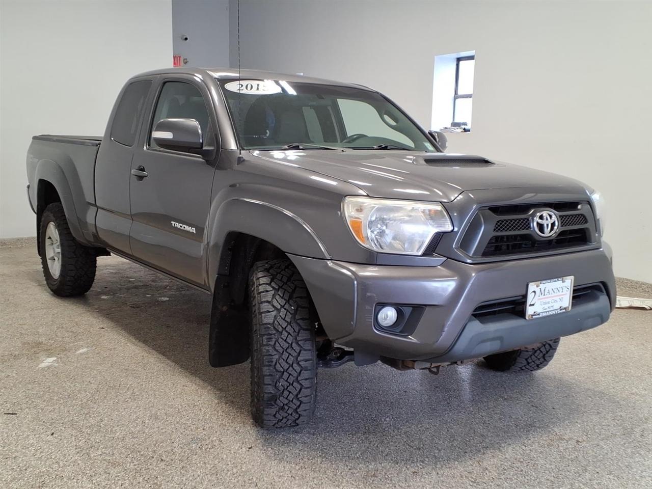 Toyota Tacoma 4WD Access Cab V6 AT (Natl) 2015