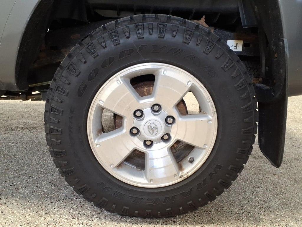 Toyota Tacoma 4WD Access Cab V6 AT (Natl) 2015