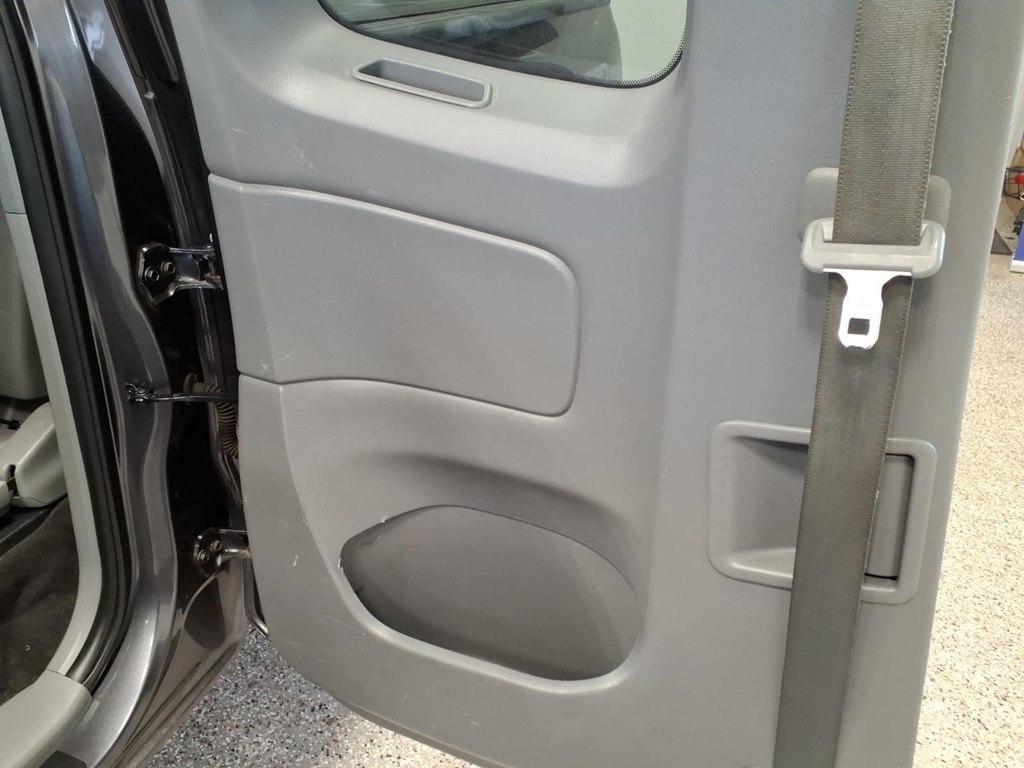 Toyota Tacoma 4WD Access Cab V6 AT (Natl) 2015