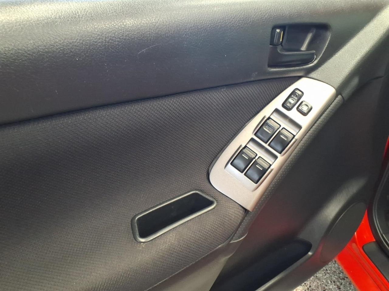 Toyota Matrix 4dr Wgn Auto FWD 2005