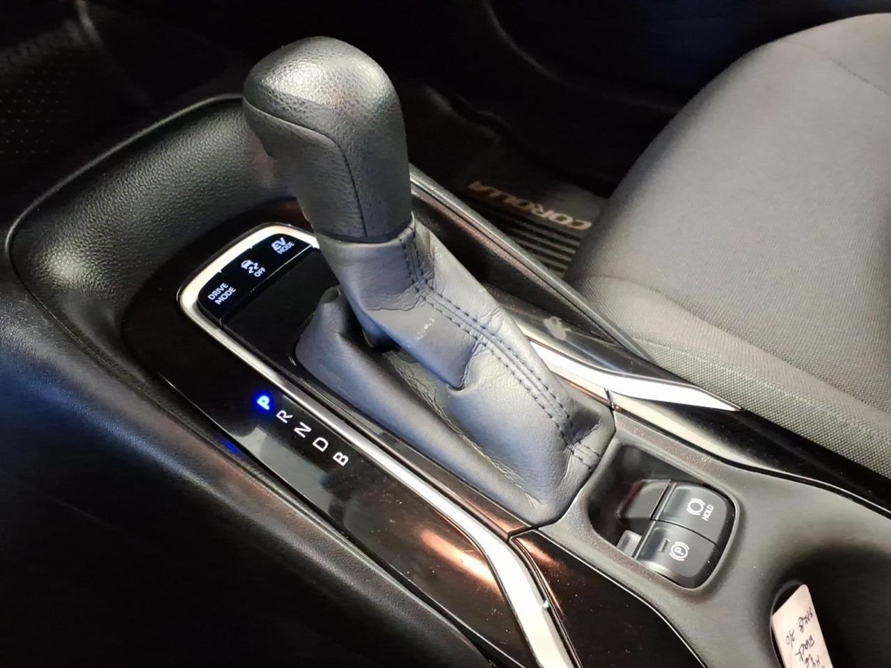 Toyota Corolla Hybrid LE CVT (Natl) 2020