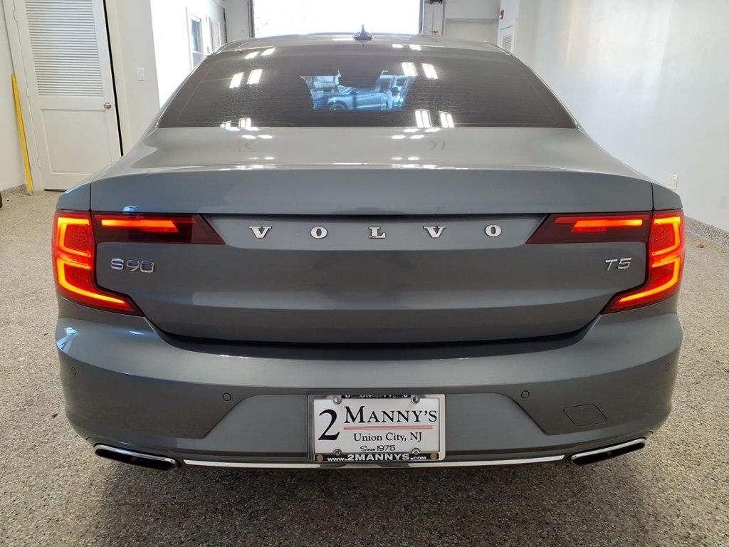 Volvo S90 T5 FWD Momentum 2019