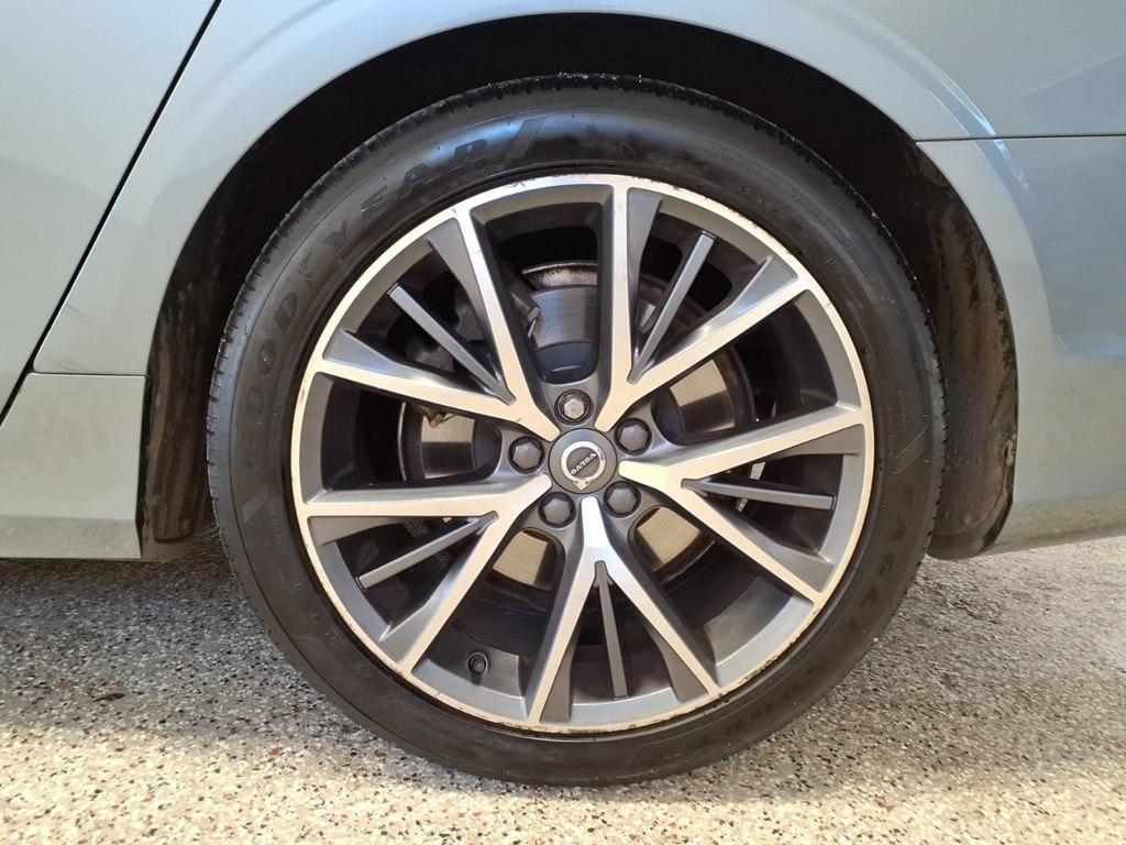 Volvo S90 T5 FWD Momentum 2019