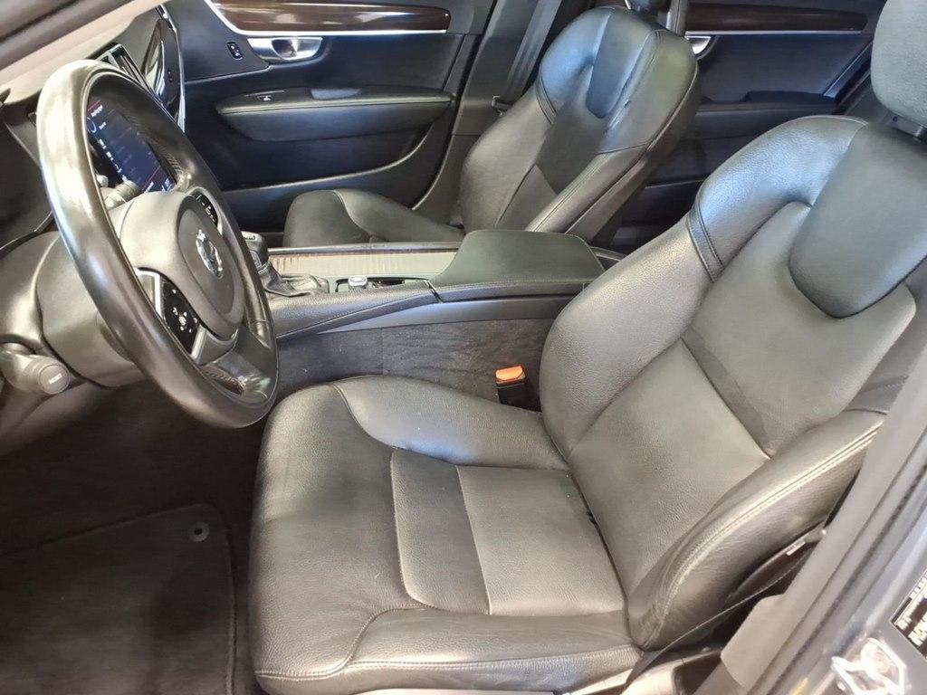 Volvo S90 T5 FWD Momentum 2019