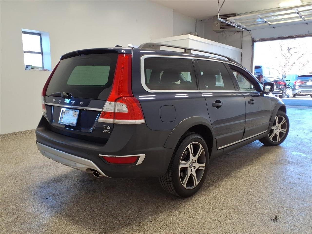 Volvo XC70 2015.5 AWD 4dr Wgn T6 2015